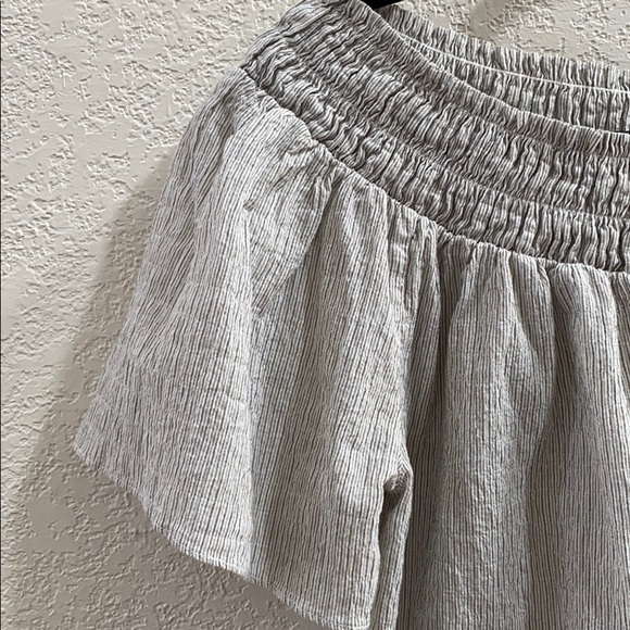 A New Day Smocked Blouse - Picture 2 of 4